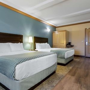 Queen Suite Two Queen Beds Accessible